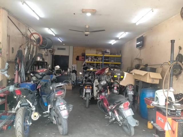 shop lot for sale with tenant 1
