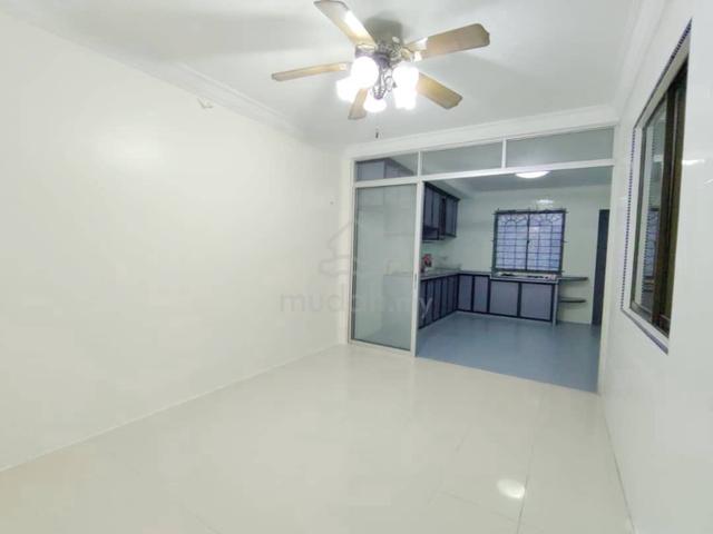 BELOW VALUE Cheng Perdana Freehold Double Storey Extended Front Back 3