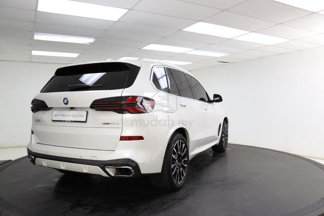 2025 BMW X5 xDrive50e M Sport - 3