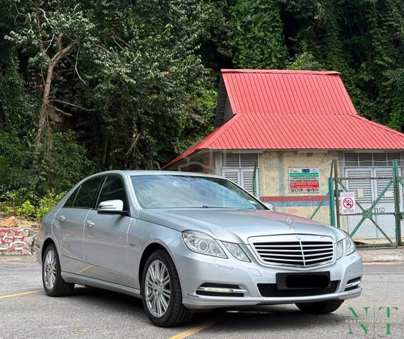 2012 Mercedes Benz E200 1.8 CGI BLUEEFCY - 1