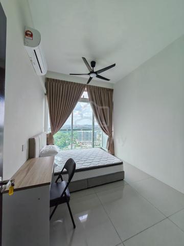 Bay Point @ Country Garden Danga Bay 1