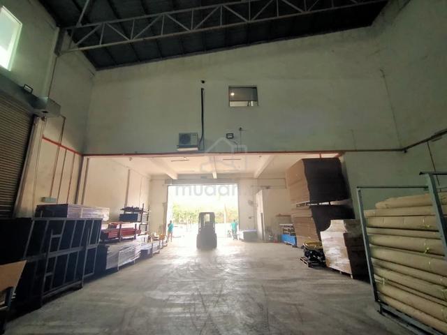 2.5 Storey Semi Detached Factory Bandar Sultan Suleiman To Let 1
