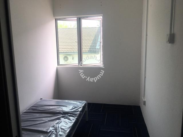 Bilik untuk disewa Motel Room to rent Corner Shop Lot At Chandan Putri 4
