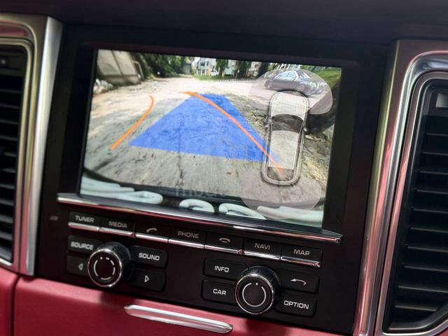 2015 Porsche MACAN 3.6 TURBO (A) ONE OWNER - 4