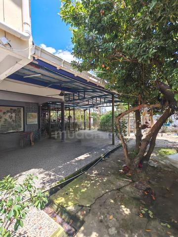 Pasir Putih Putatan, Corner 1