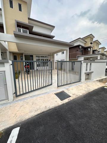 Endlot double storey house @KESUMA FOR RENT 1
