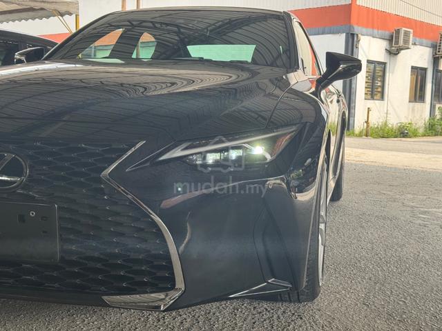 LIKE NEW LOW MILEAGE 2022 Lexus IS300 2.0 Turbo - 2