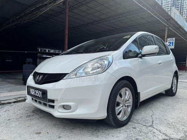 Honda JAZZ 1.3 HYBRID(A)⭐90% like New⭐All Ori 2014 - 1