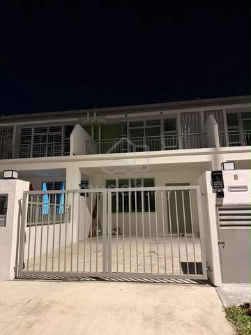Double Storey House | Taman Pulai Duta Scientex | 4R3B | Partial 1