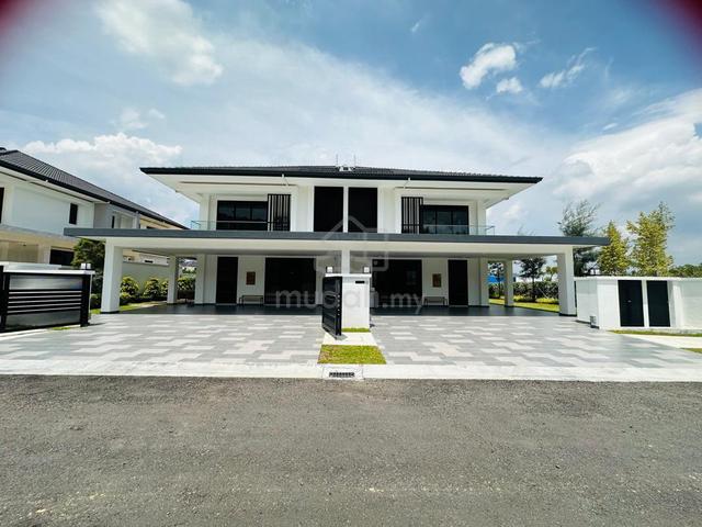 FREEHOLD 2 Storey Semi-D | 45’x80’ | Gated & Guarded 1