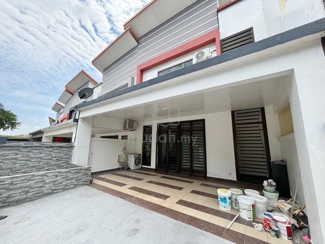 Dato Onn Double Storey House Partial Furnished @ Jalan Perjiranan 12 1