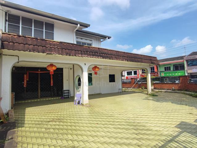 Plaza Pelangi Commercial lot corner house for rent 1
