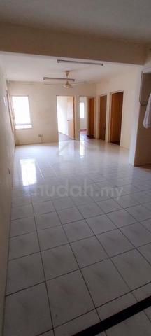 saujana apartment 1