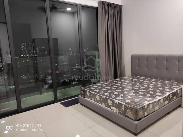 Balcony Room for Single Female 1