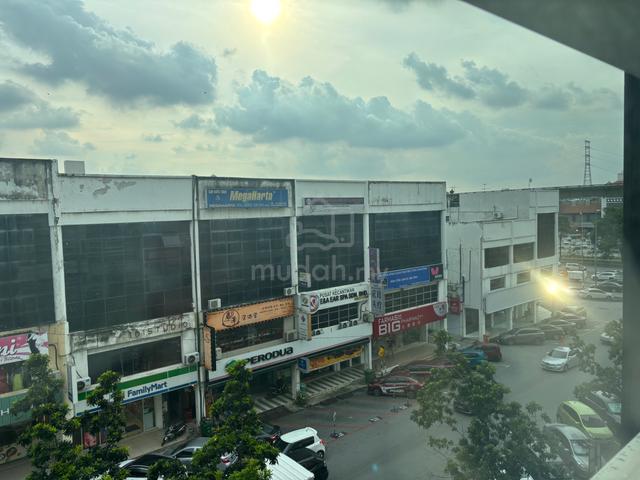 Ioi boulevard office for sale facing busy road 1