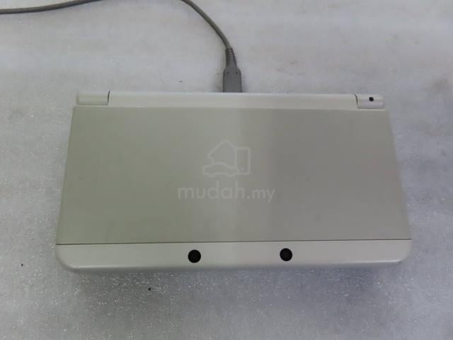 Nintendo 3DS - photo 3 of 3