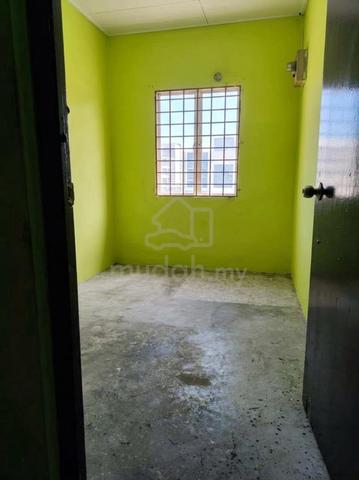 Taman Tampoi Utama Flat 1