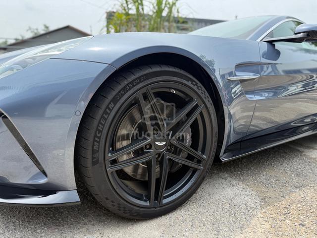 2025 Aston Martin Vantage (Unreg) (Concours Blue) - 3