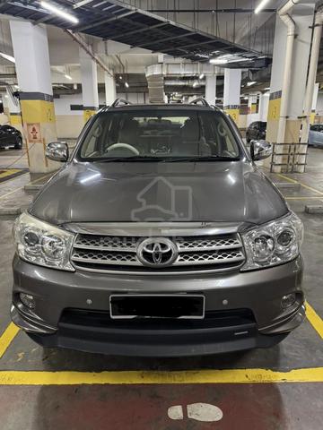 2011 Toyota FORTUNER 2.7 V (A) - 1