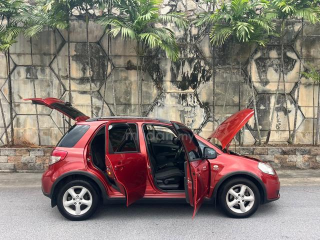 Suzuki SX4 1.6 Hatchback (A) DirectOwner - 3