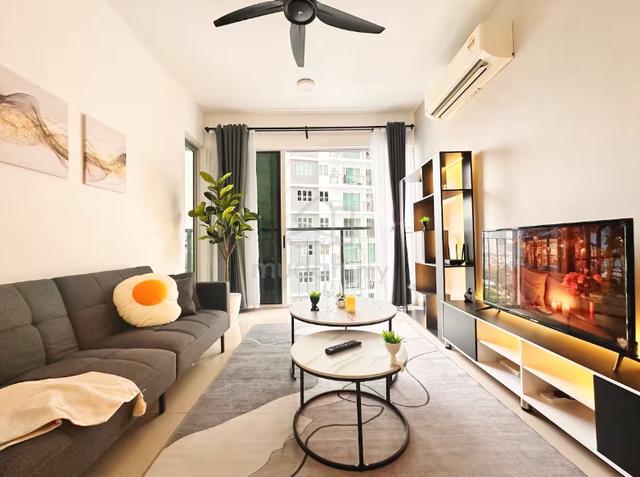 1000sf @ 3R2B Balcony & Yard | 7 Min Pavilion, IMU | Near MRT, Mr DIY 1