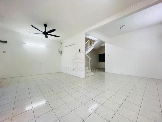 Nice House facing field near Gunung Rapat Tmn Song Choon Ipoh Airport 2
