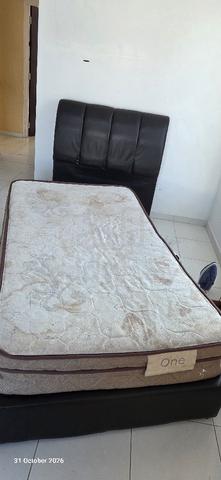 Single bed with frame - photo 5 of 5