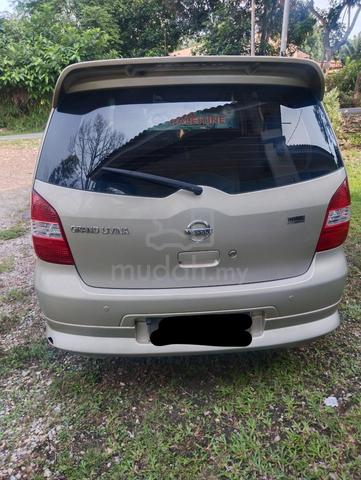2010 Nissan GRAND LIVINA 1.6 IMPUL (M) - 2
