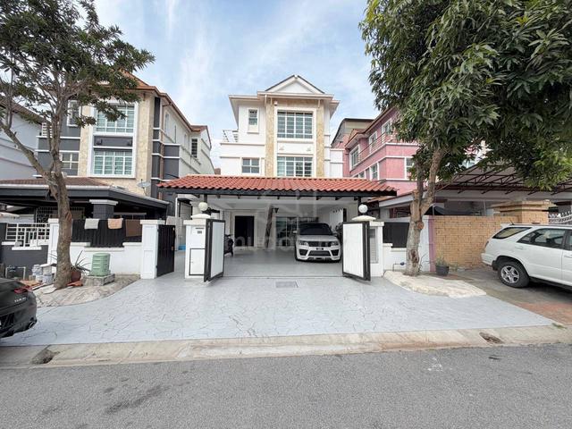Bunglow Le Putra Avenue Bandar Putra Permai Seri Kembangan 1