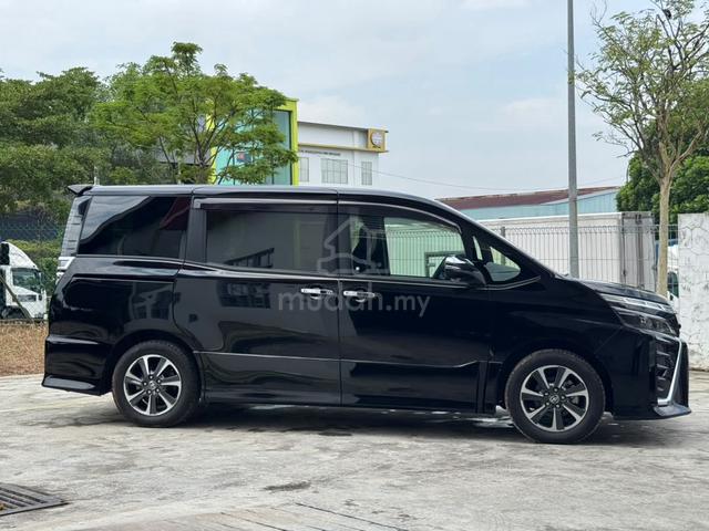2021 Toyota Voxy 2.0 ZS Kirameki III 7STR 2PD 40K - 2
