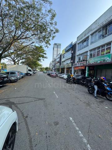 Nusa Puncak - 3 Storey Shop For Sale 1