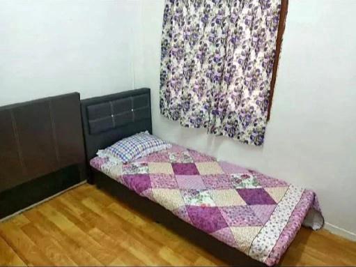 medium room utk disewa Shoplot apartment Pandan indah 1
