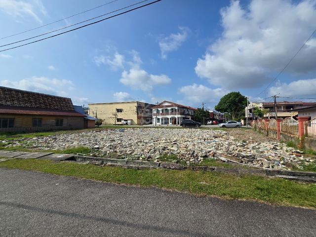 Land for Rent – Prime Location in Jalan Intan, Parit Raja 1