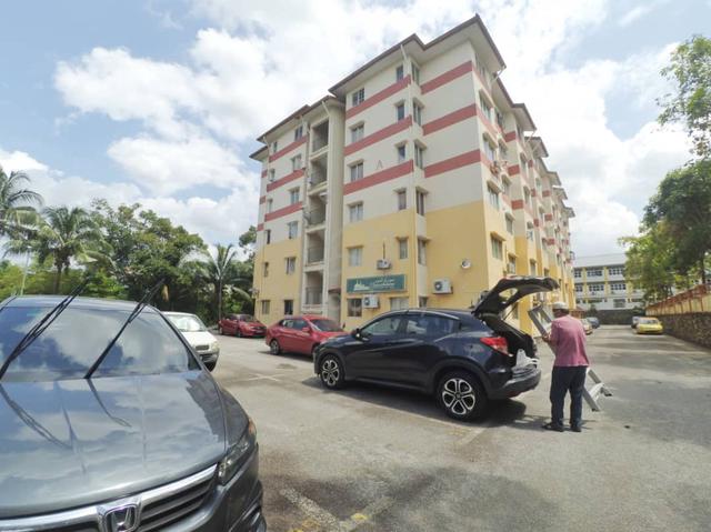 Bilik Single Master Bedroom Untuk Disewa Apartment Tropika Kajang 1