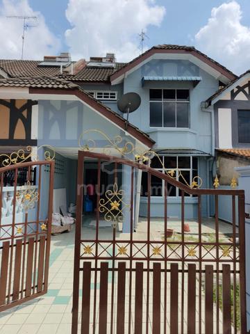 Ungku Tun Aminah/ Double Storey/ New Painting/ Near Shop Bank/ Skudai 1