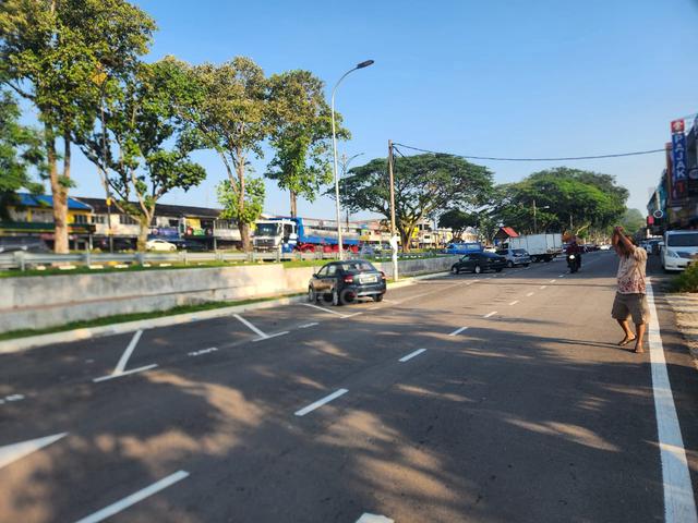 beside mainroad 1