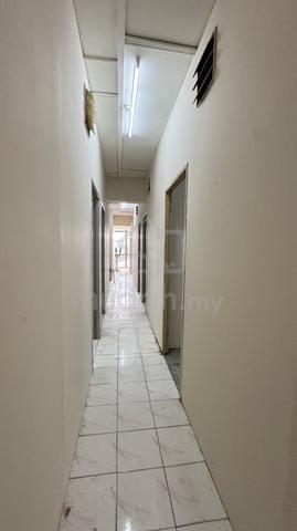 Ready 8 Room Shop Behind 3rd Mile Siang Siang Corner 1
