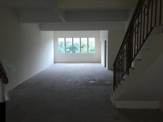 Tingkat 1 Office untuk disewa @ Bandar Putra, Tanjung Lumpur 5