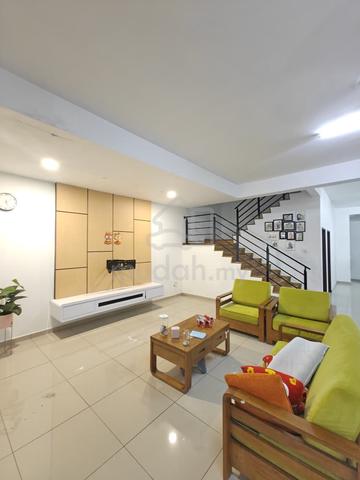 Pekan Nanas Double Storey Terrace 24x80 Renovated Gated Guard Good Con 1