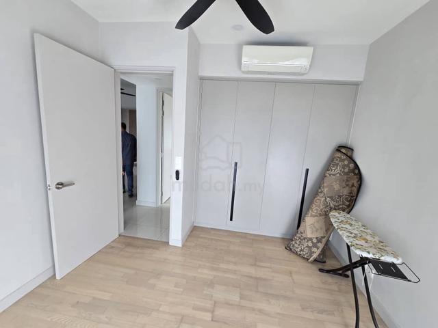 LINQ SKY RESIDENCES (Datum Jelatek) 4