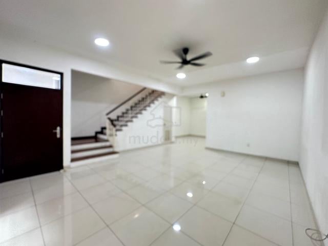 Rini Home 3 2-storey 4bed 4bath / Mutiara Rini / Tmn Uni / Bukit Indah 1
