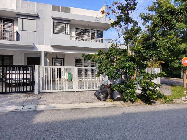 Two Storey Terrace Corner Unit Bandar Puteri Bangi 1