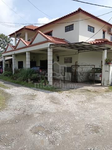 Room for Single Malaysian lady 1