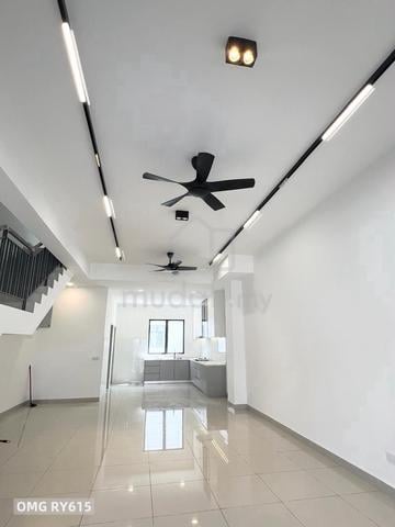 Partially Furnished 2 Storey Robin Bandar Rimbayu Reno Telok Panglima 1