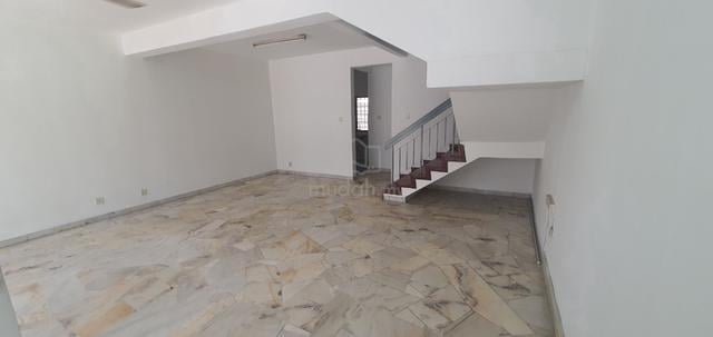 Bandar Bukit Puchong Double Storey 20 x 70 Well Kept 1