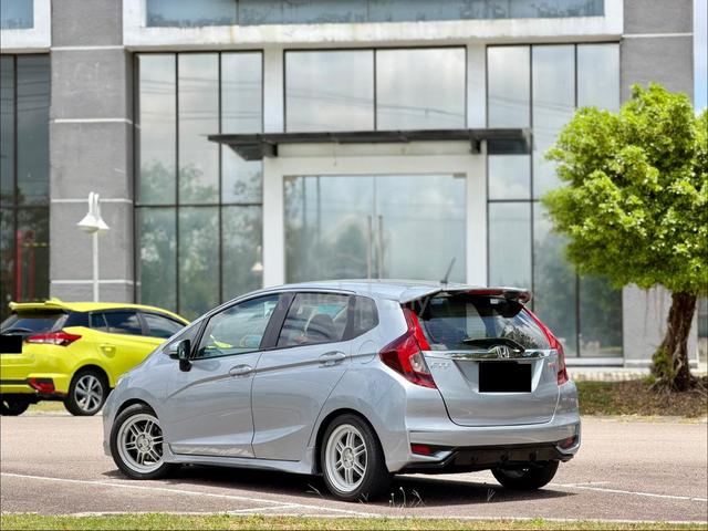 FULL LOAN 2018 Honda JAZZ 1.5 V (A) RS BODYKIT - 2