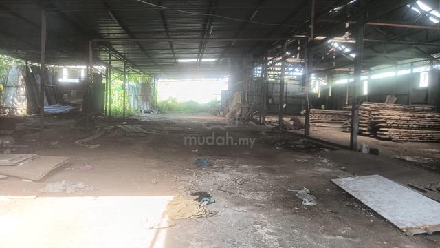 Land kepala batas, Di tepi jalan 1