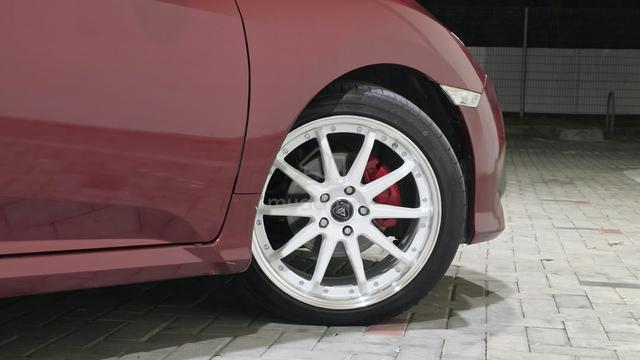 Honda CIVIC 1.8 (A) 1 OWNER FAST DELIVERY - 2