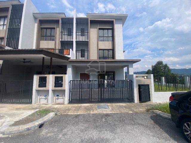 CORNER Gated Guarded 3 Storey Superlink Nassim Heights Ukay Perdana 1