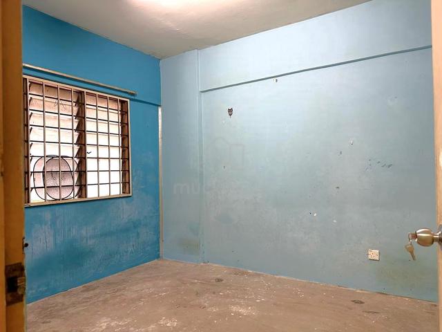 Flat Taman Bukit Angkasa 4